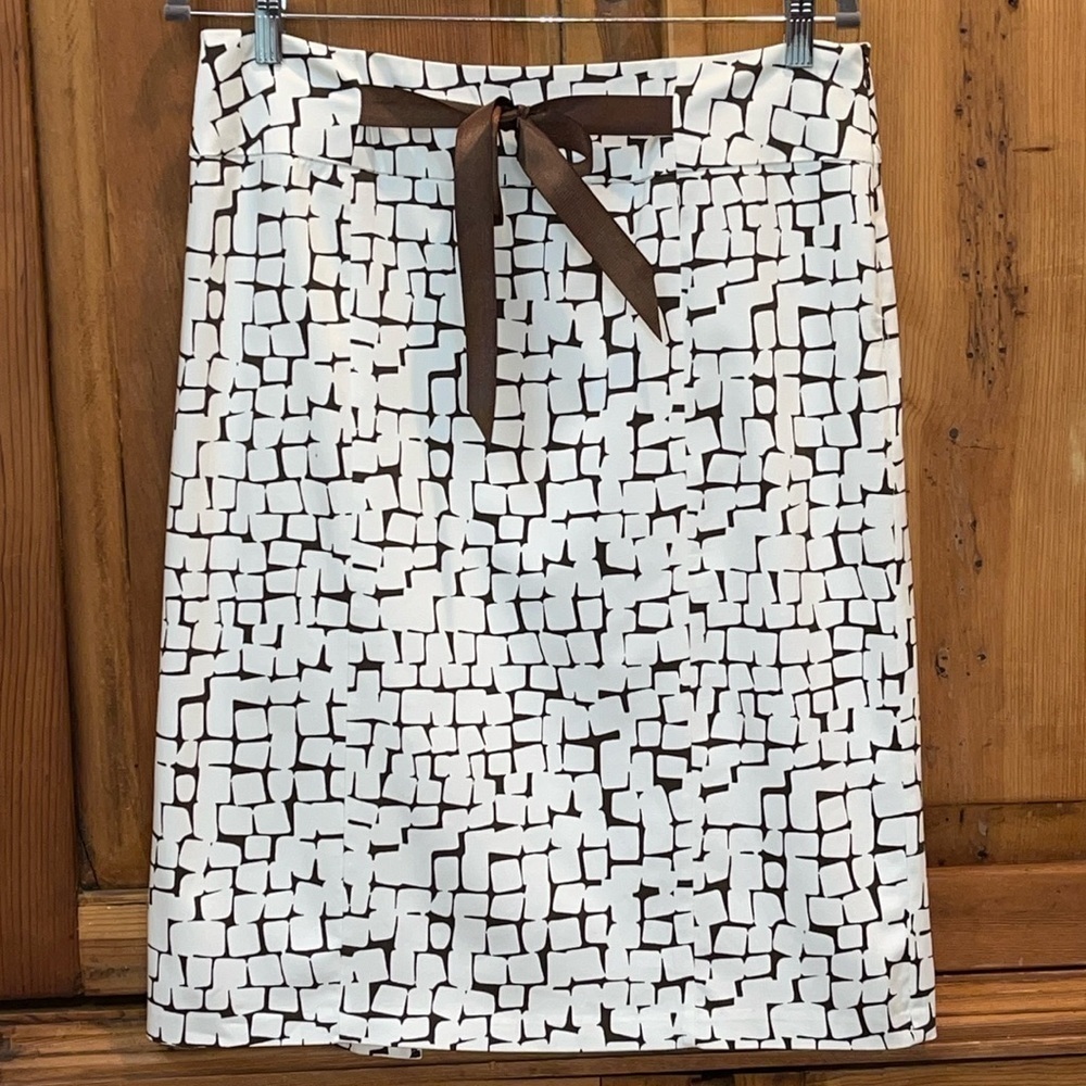 AGB PENCIL SKIRT WHITE & BROWN PRINT WAIST TIE Sz. 8
